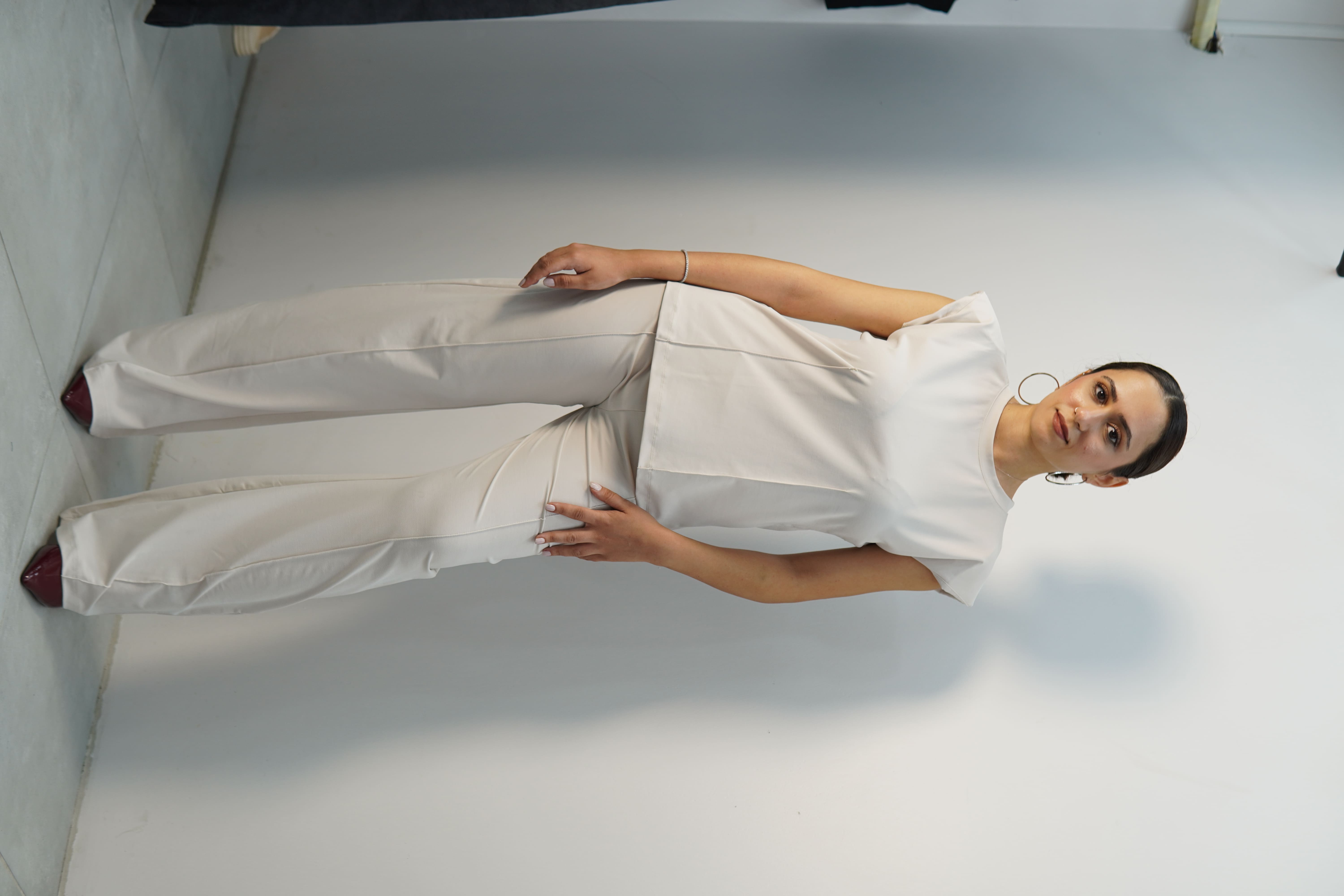 Beyaz alt üst takım