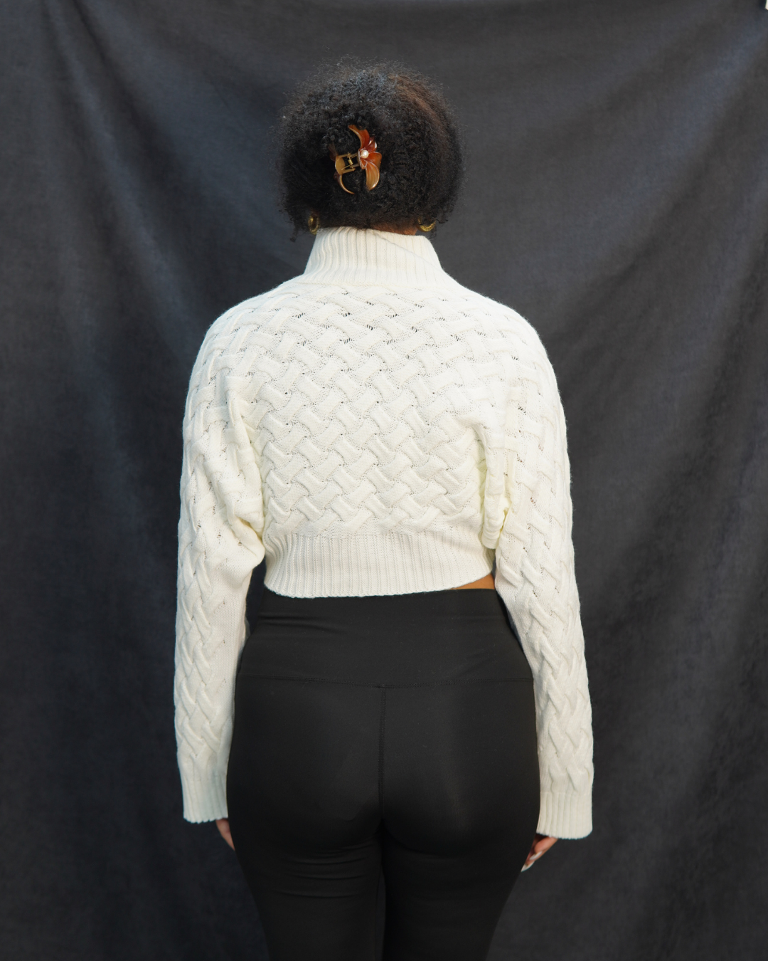 Beyaz balıkçı yaka hasır örgü triko kazak