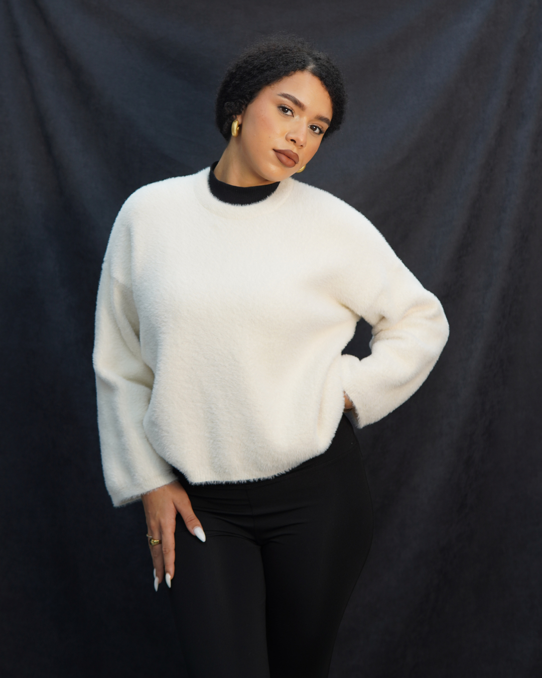 Beyaz bisiklet yaka sakallı triko