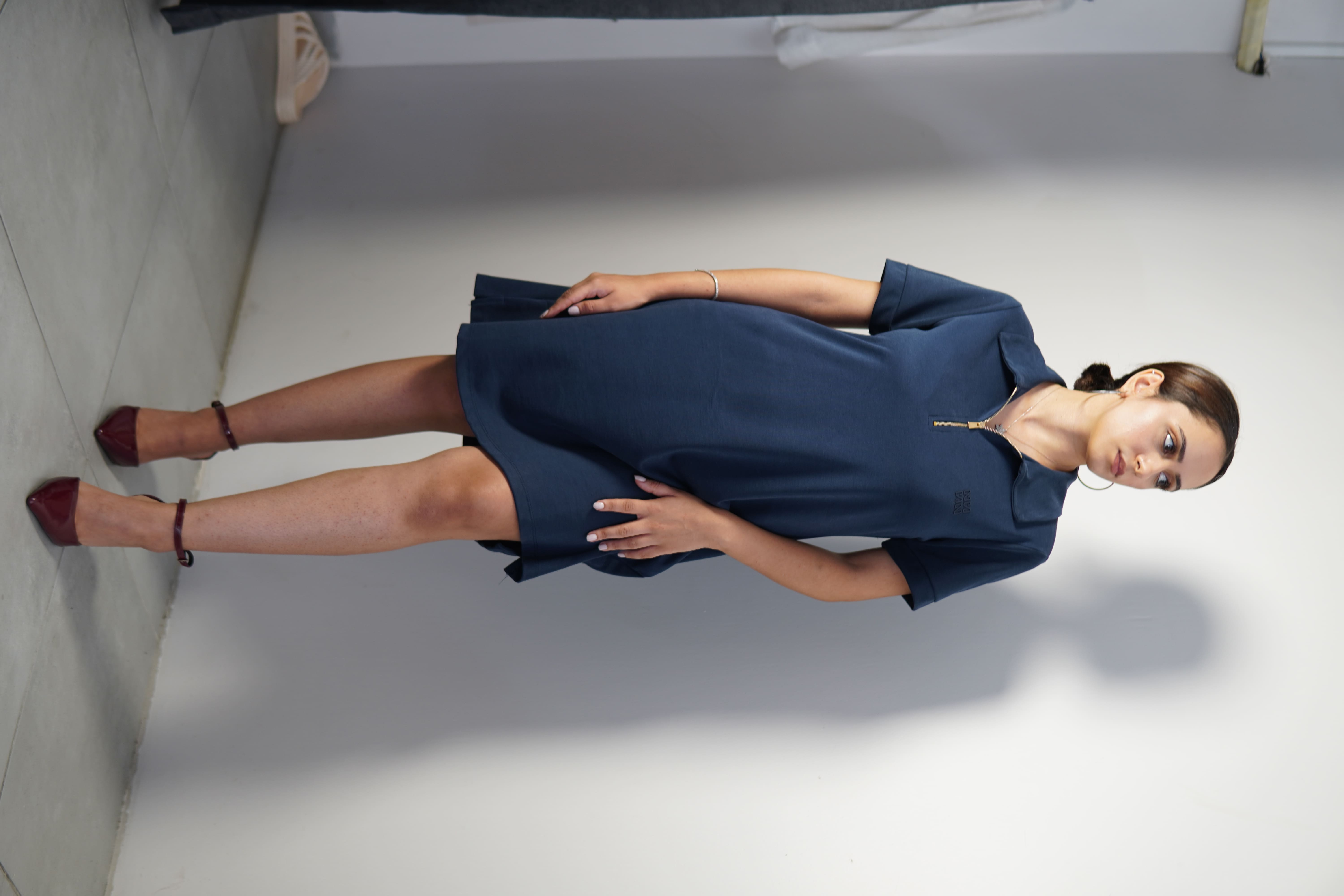 Lacivert fermuar detaylı yakalı elbise 