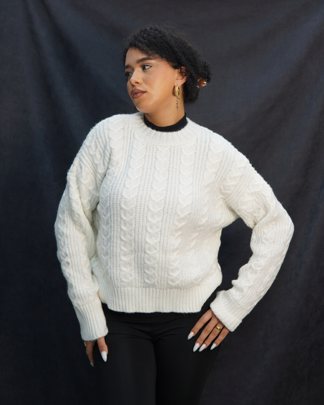 Beyaz bisiklet yaka triko