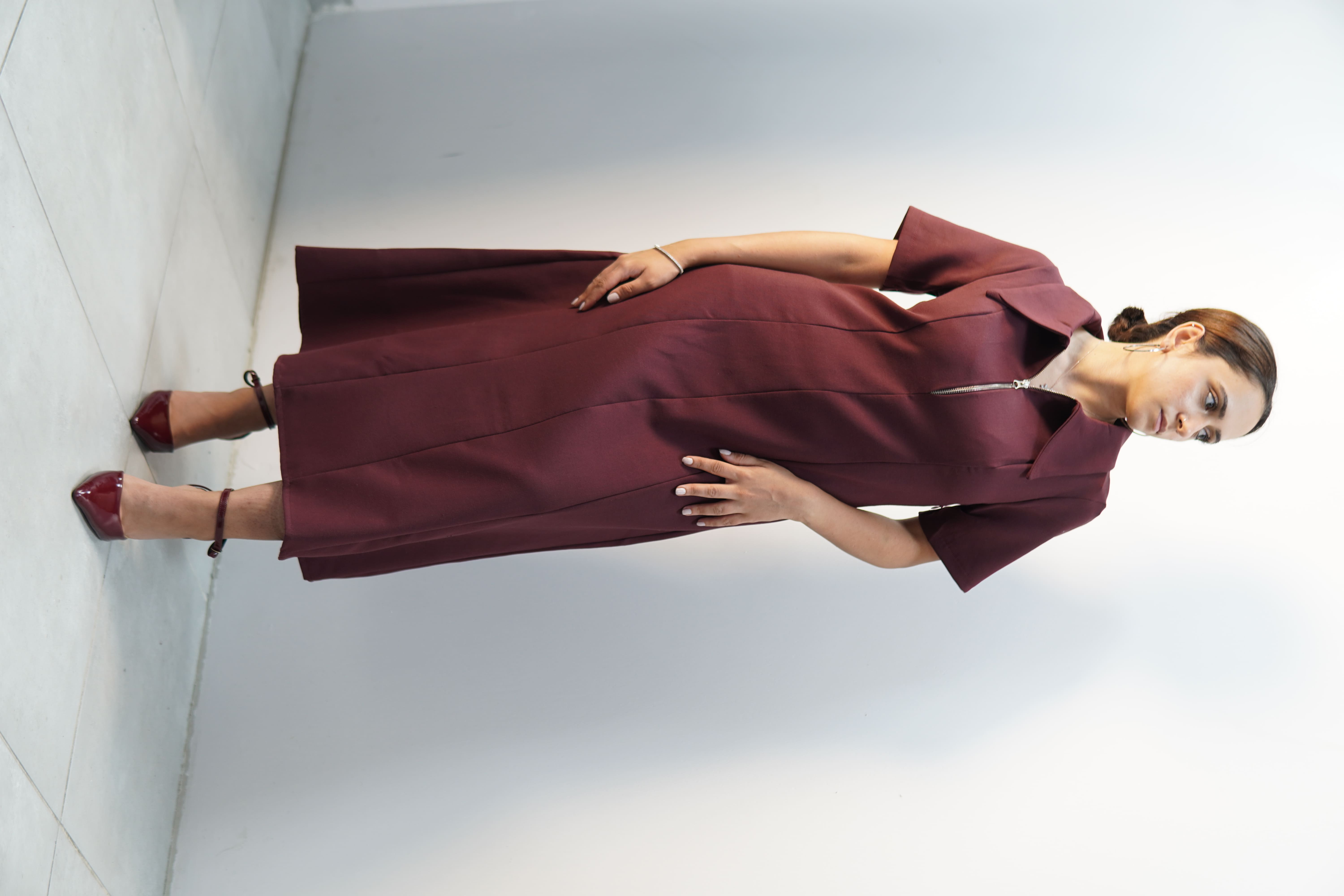 Fermuarlı yakalı elbise 